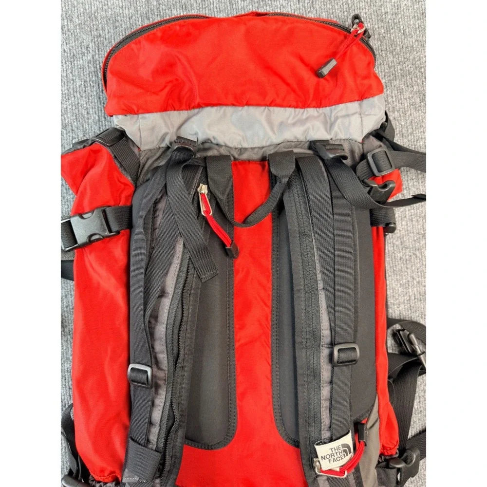 The‎ North Face Shuttle 30 Backpack Red Gray Hiking Travel Laptop Bag ASW3